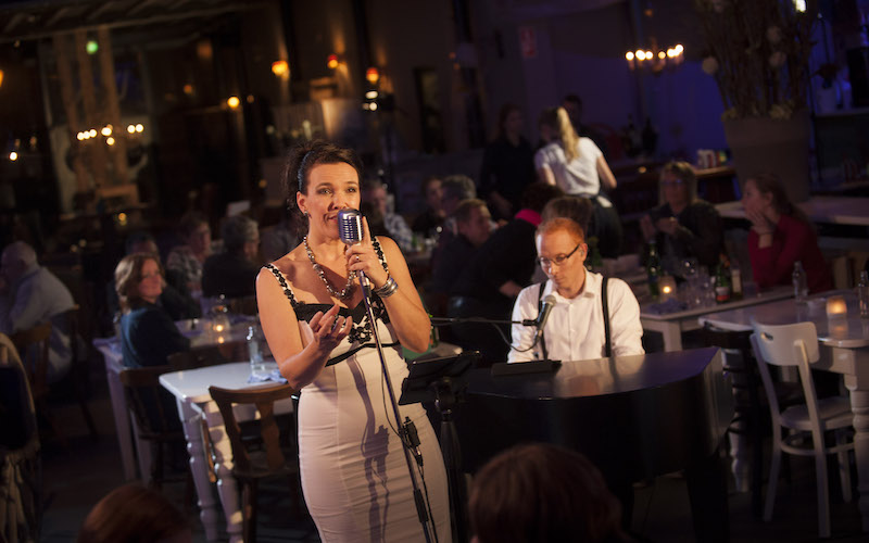 Live achtergrondmuziek Luizter duo zangeres pianist diner