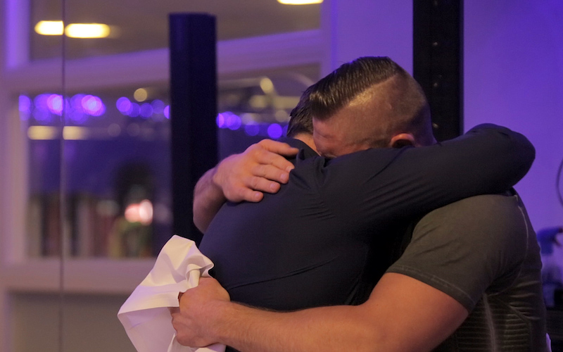 Rico Verhoeven bedankt zijn trainer