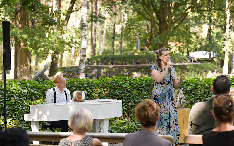 Uitvaartspreker Jolanda Bazen Luizterverhaal levensloop